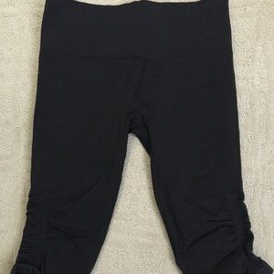 Lulu lemon grey capris